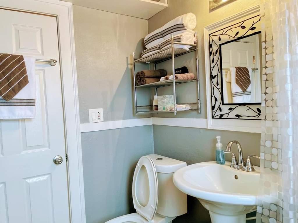 2 Bedroom Apt Near Great Lakes Naval Base And 6 Flags Waukegan Extérieur photo
