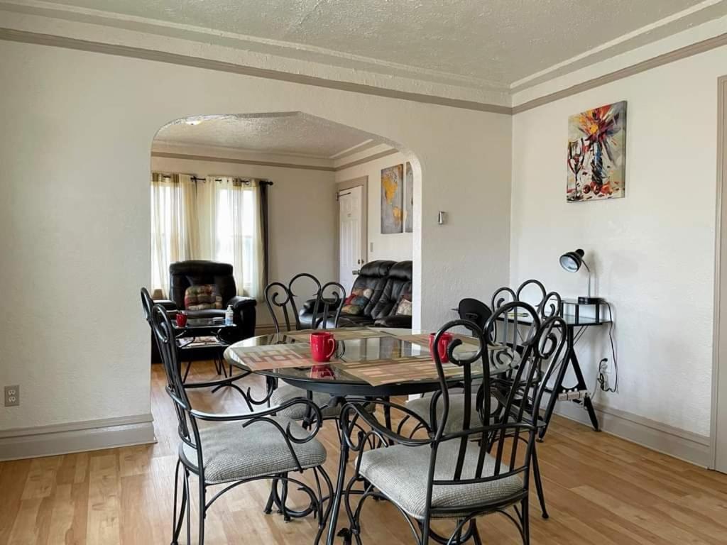 2 Bedroom Apt Near Great Lakes Naval Base And 6 Flags Waukegan Extérieur photo