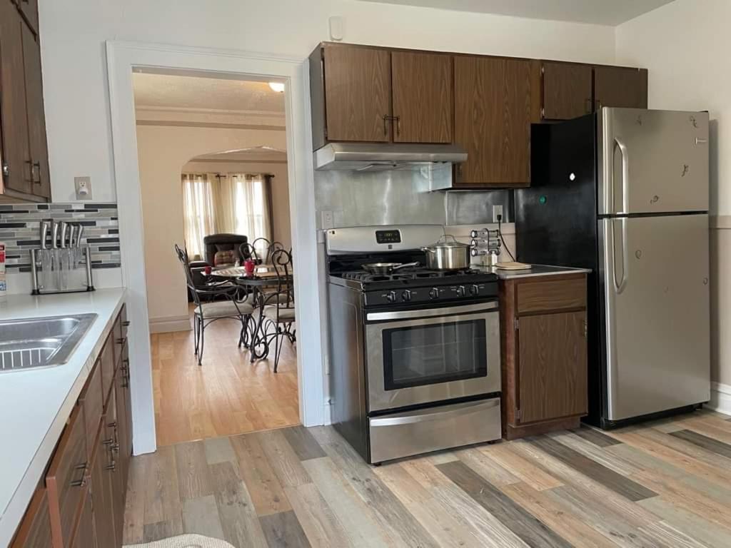 2 Bedroom Apt Near Great Lakes Naval Base And 6 Flags Waukegan Extérieur photo